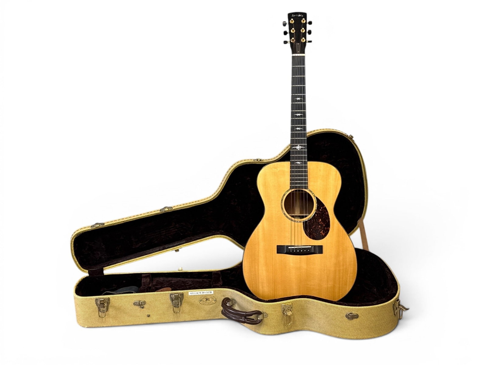 Huss & Dalton OM Custom Guitar and Case (1 of 8)
