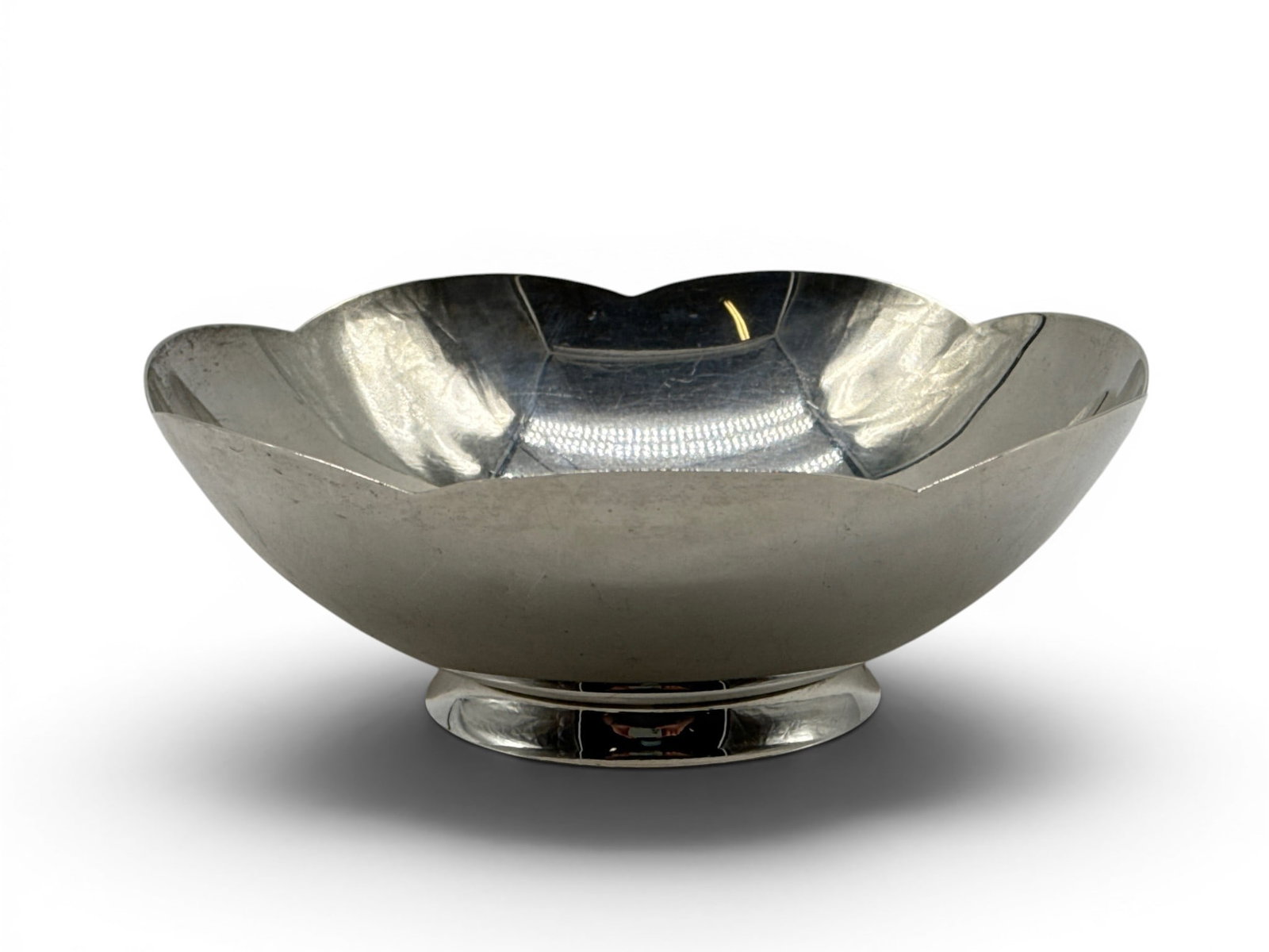 Tiffany & Co. Sterling Silver Lobed Bowl: A Tiffany & Co. sterling silver lobed pedestal bowl. 2-3/4in tall x 7-5/8in wide. 12.9 ozt. | You have additional shipping options, and are not required to use Live Shipping. Additional shipping and