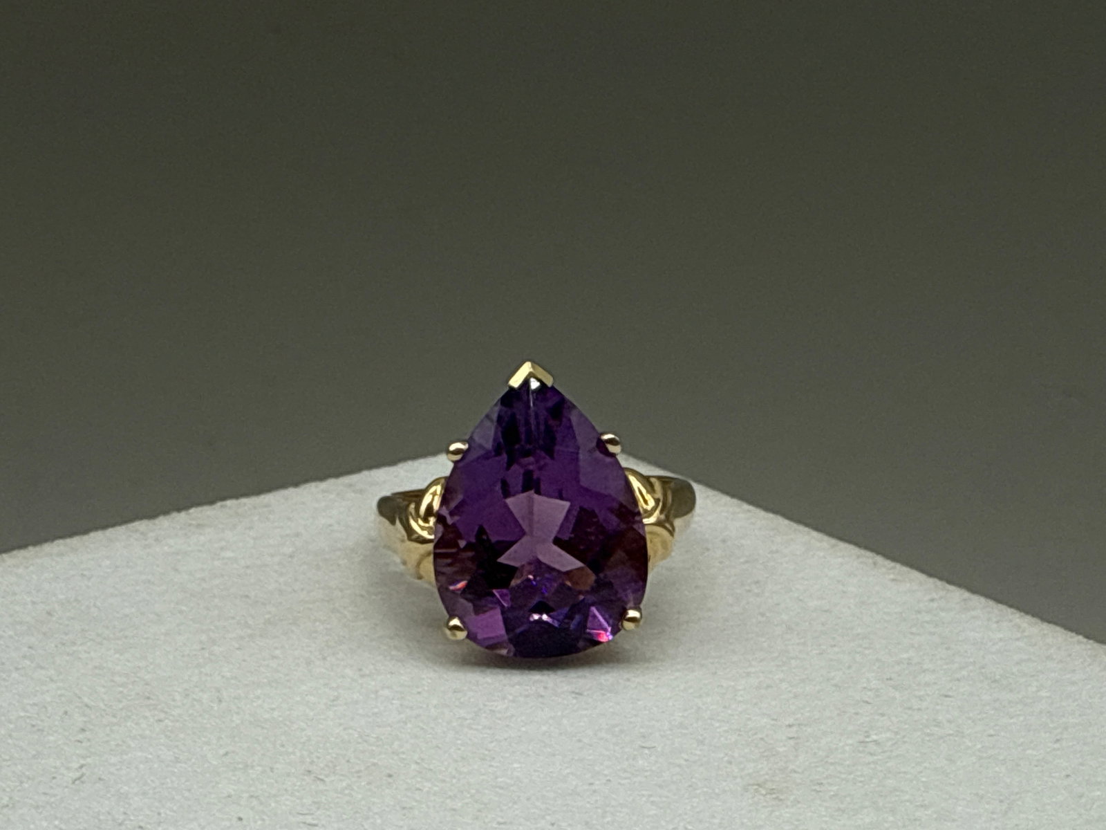 14K Yellow Gold Ring with Amethyst (1 of 5)
