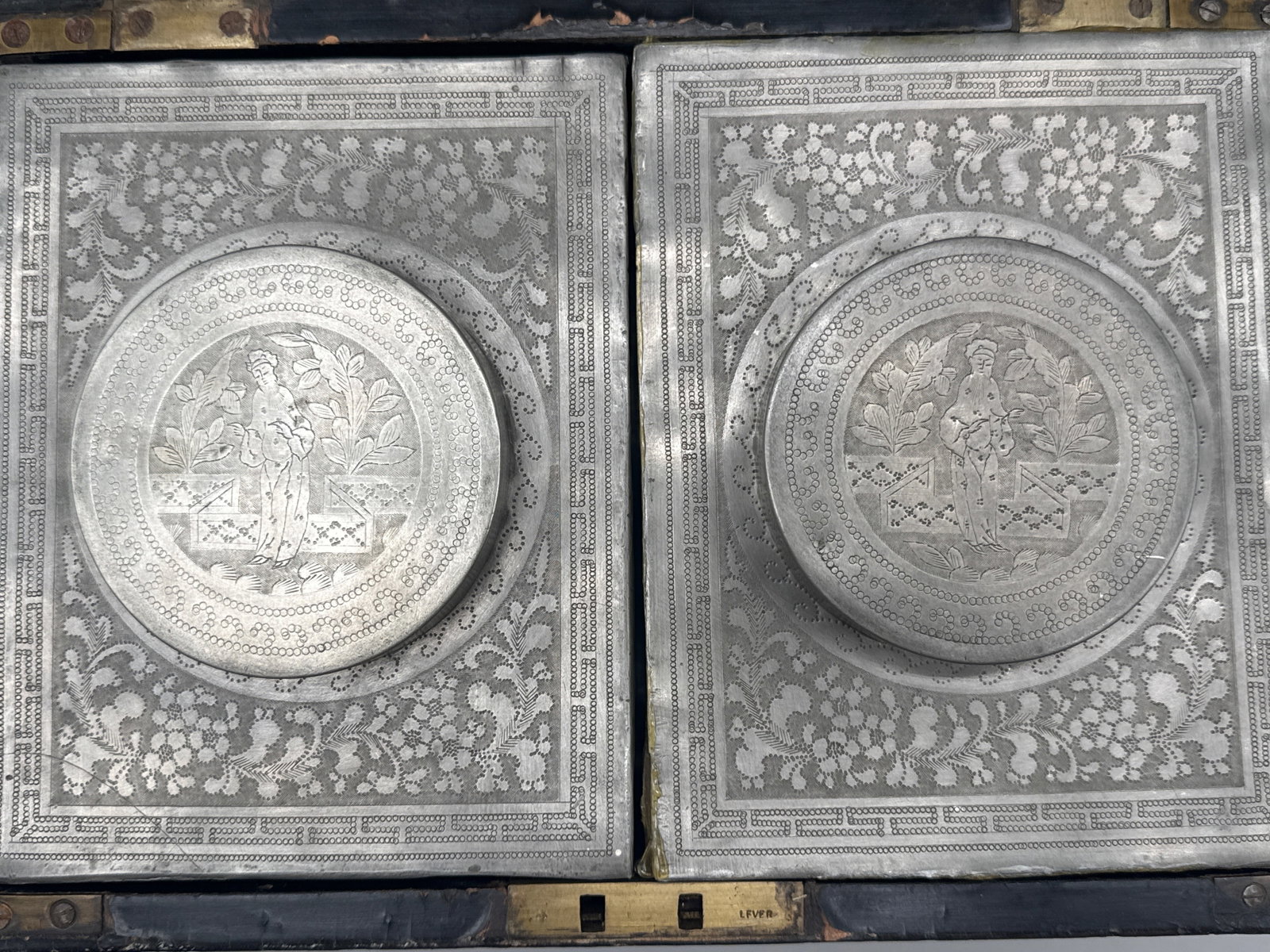 Chinese Export Lacquered Tea Caddy - 5