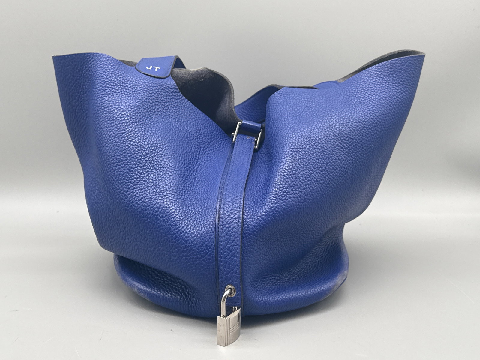 Hermes Bleu Electrique Taurillon Maurice Picotin Lock Bag: An Hermes Taurillon Maurice 22 mm Picotin lock tote bag in bleu electrique with monogrammed straps. Marked Hermes on interior. Includes lock and key, original dust cloth, Hermes gift box, and original