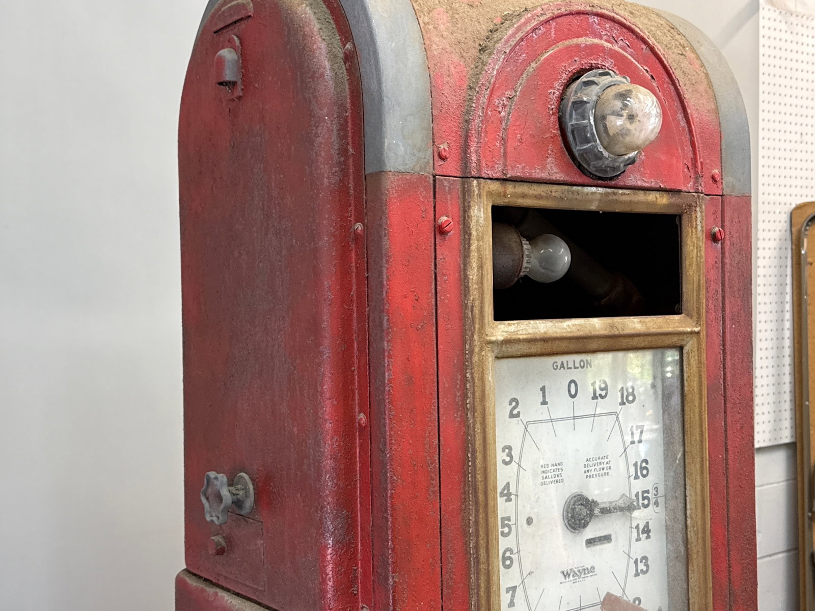 Wayne Model 866 Clock Face Gas Pump - 3