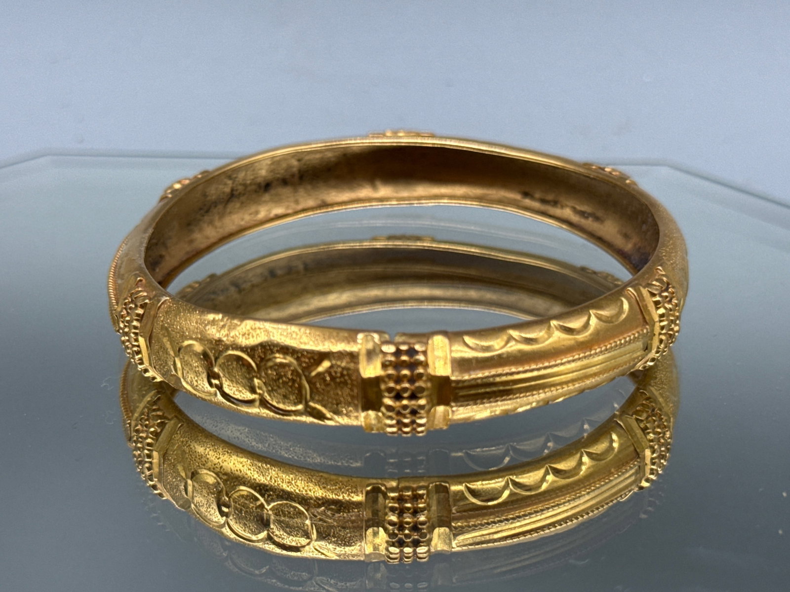 Two 22K Raised Pattern Bangle Bracelets - 4