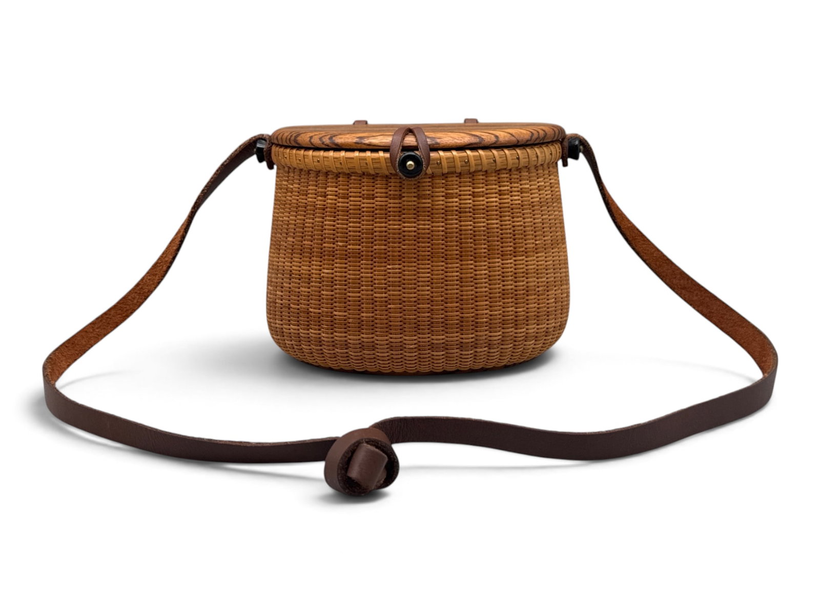 Daniel and Karen Arawjo Nantucket Basket Purse (1 of 4)