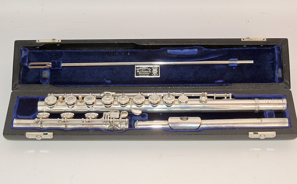 Haynes Flute: Serial number 40864. In original hard case. 28" long.