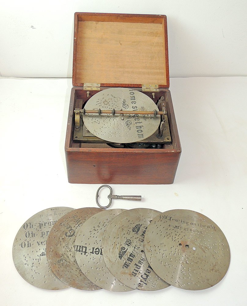 Table-Top Disc Music Box (1 of 2)