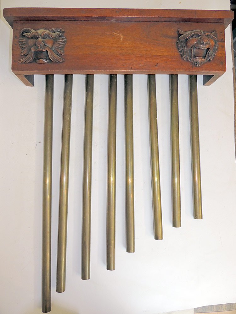 Hanging Continental Wall Chime (1 of 2)