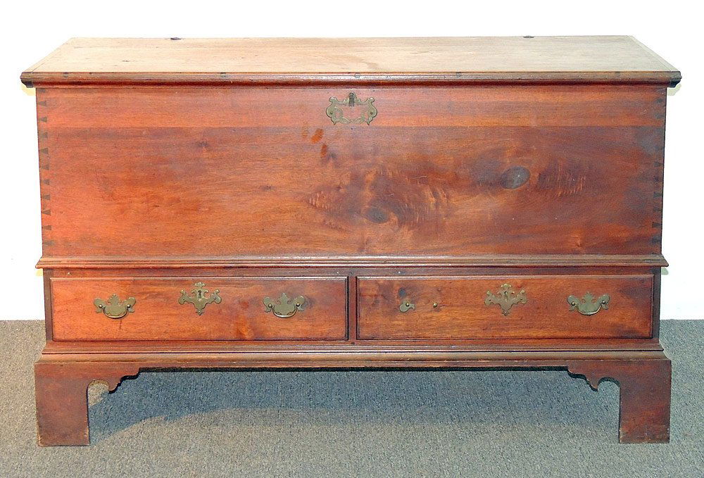 Chippendale Walnut Blanket Chest (1 of 3)