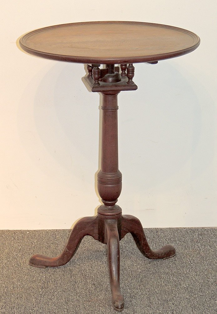 Queen Anne Mahogany Tilt-top Candle Stand (1 of 2)