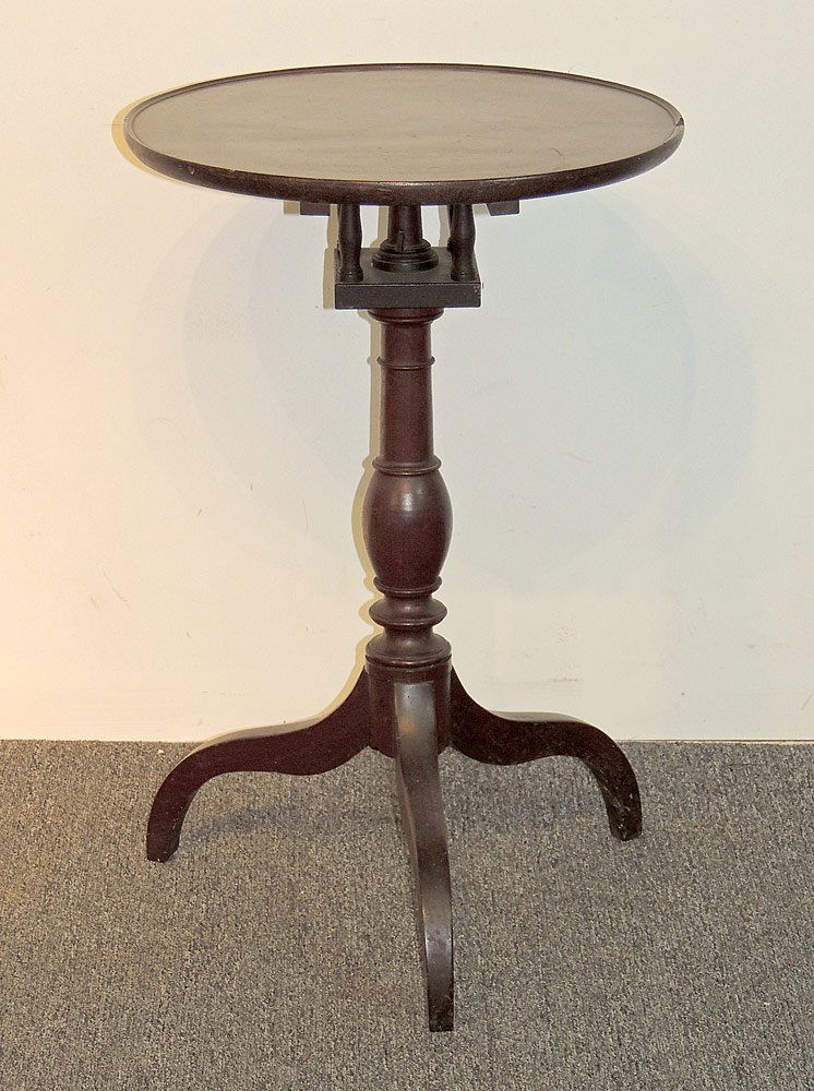 Federal Mahogany Dish-top Candle Stand (1 of 2)