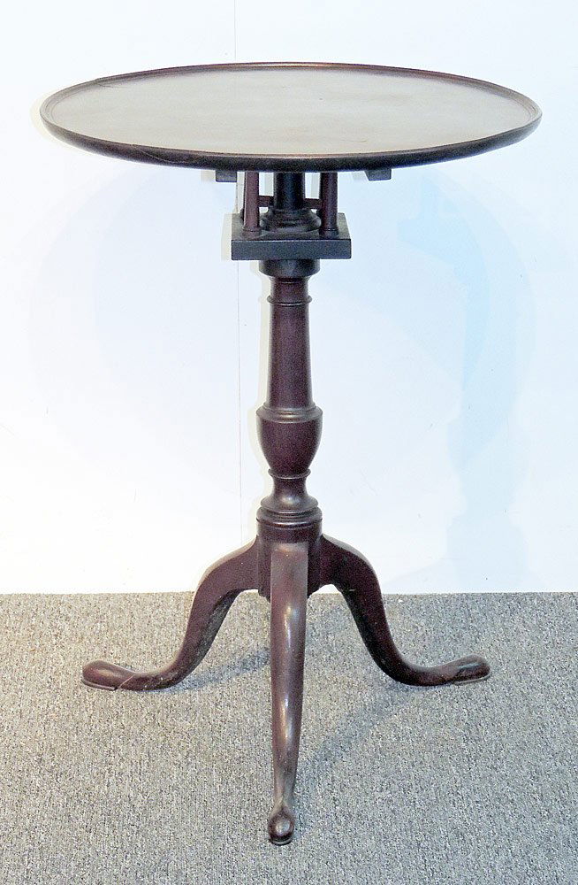 Philadelphia Chippendale Candlestand (1 of 3)