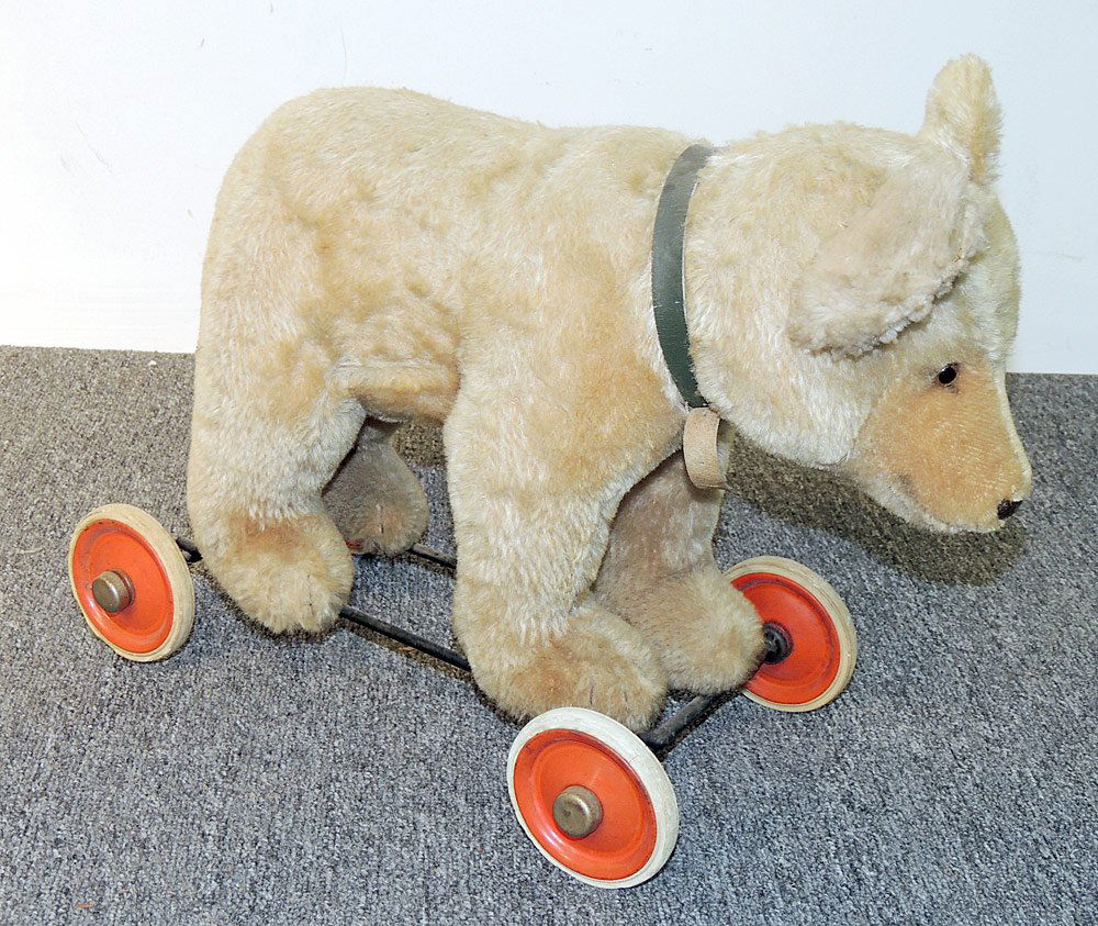 Mohair Bear Pull Toy (1 of 2)