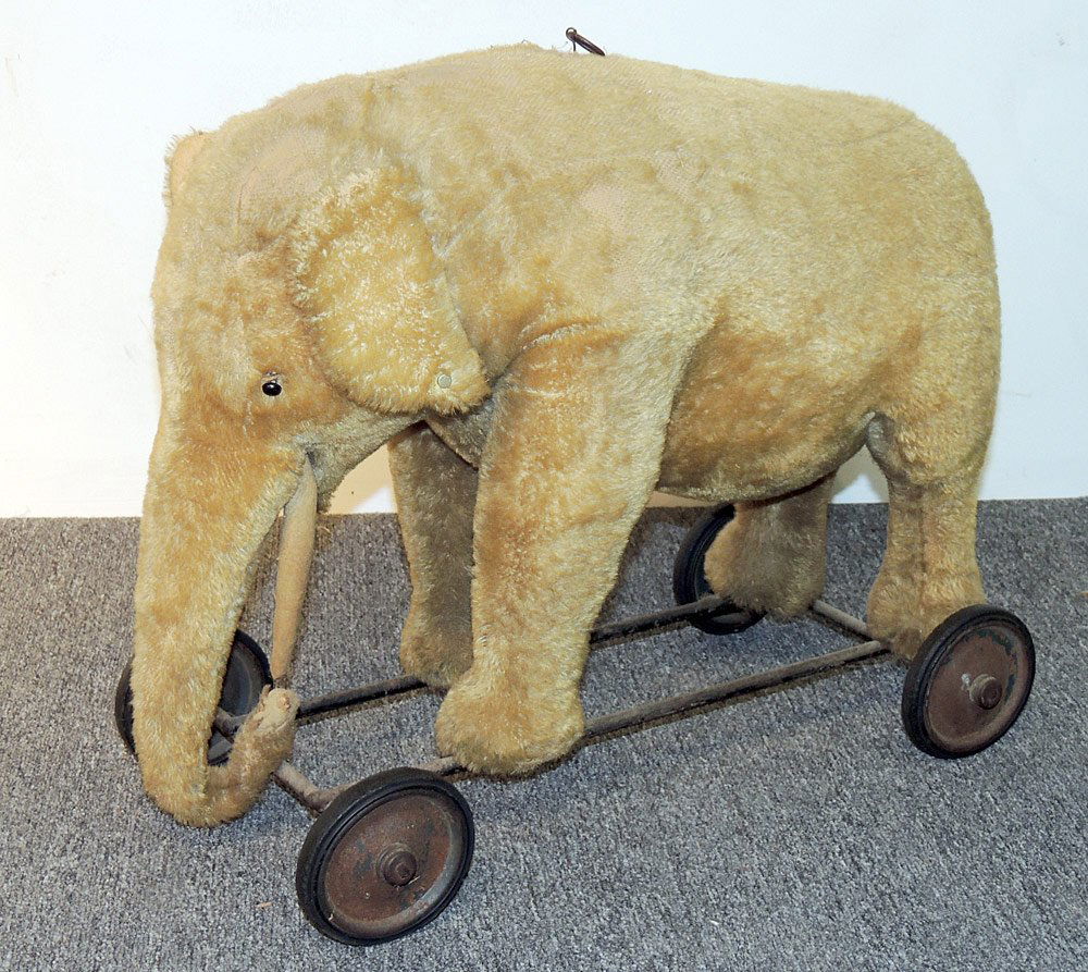 Steiff Elephant Pull Toy (1 of 3)