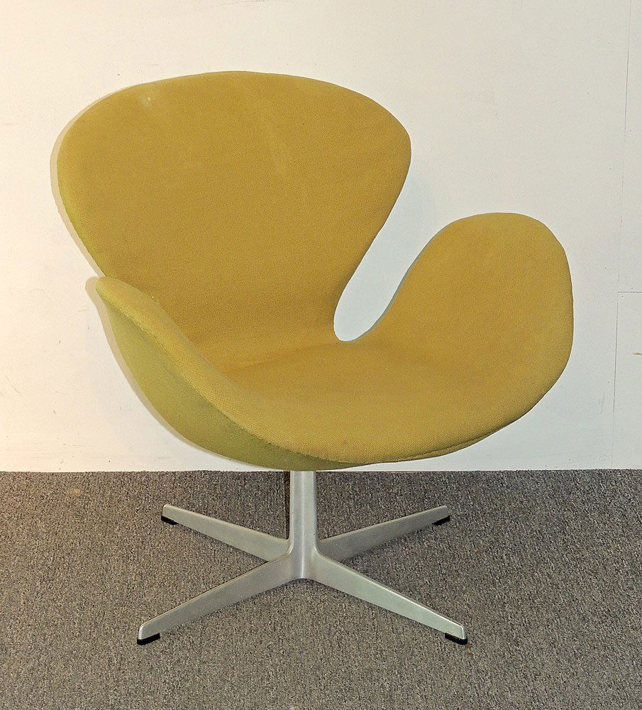 Arne Jacobsen Swan Chair: Arne Jacobsen for Fritz Hansen swan chair with green upholstery and chrome base. Silver tag. H 29. W 29. D 27 in.