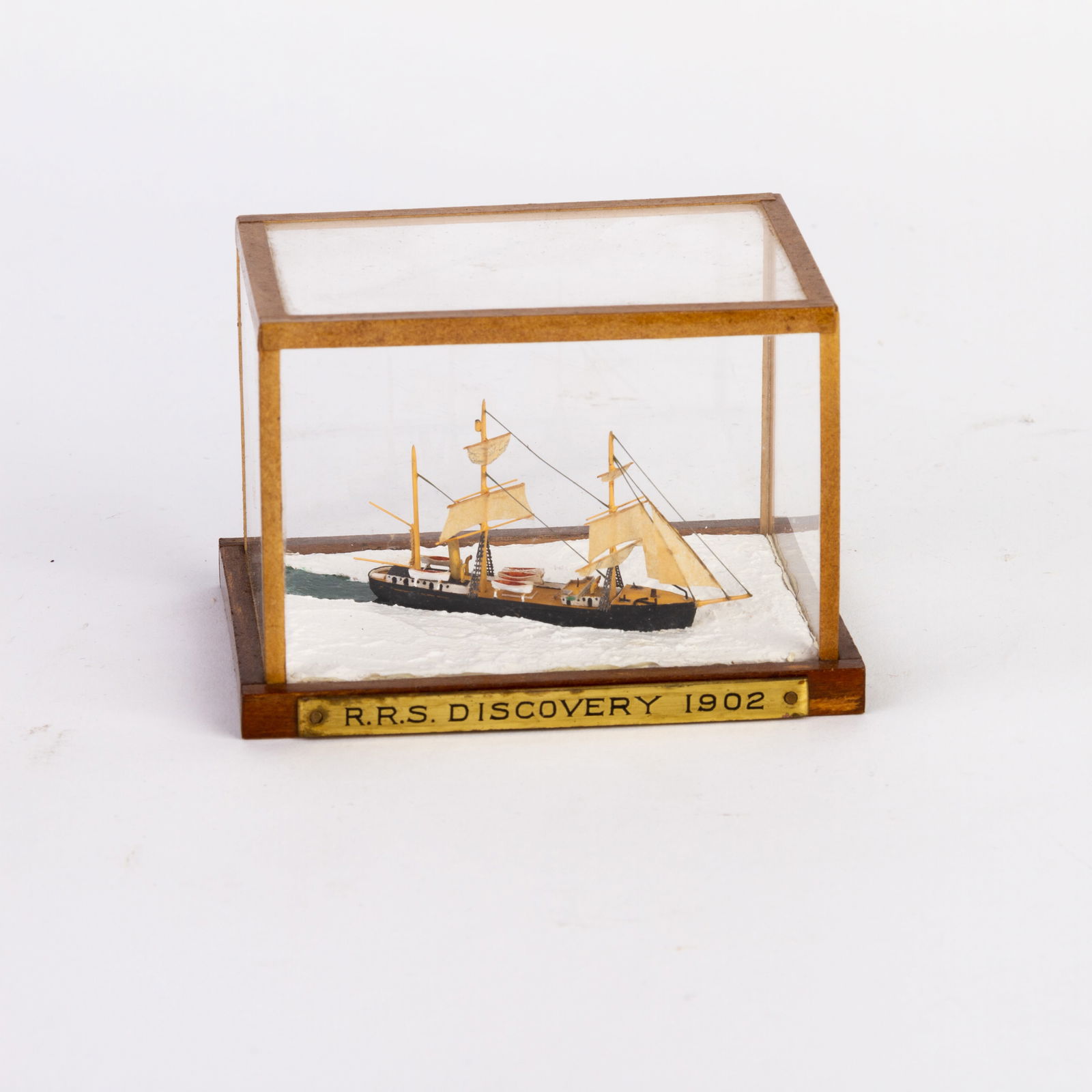 R.R.S. Discovery 1902 Model Display Ship (1 of 6)