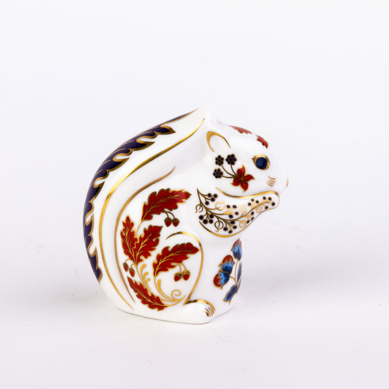 Royal Crown Derby 24K Gold Porcelain Paperweight Squirrel: DIMENSIONS APPROX 9x8.5x5CM.