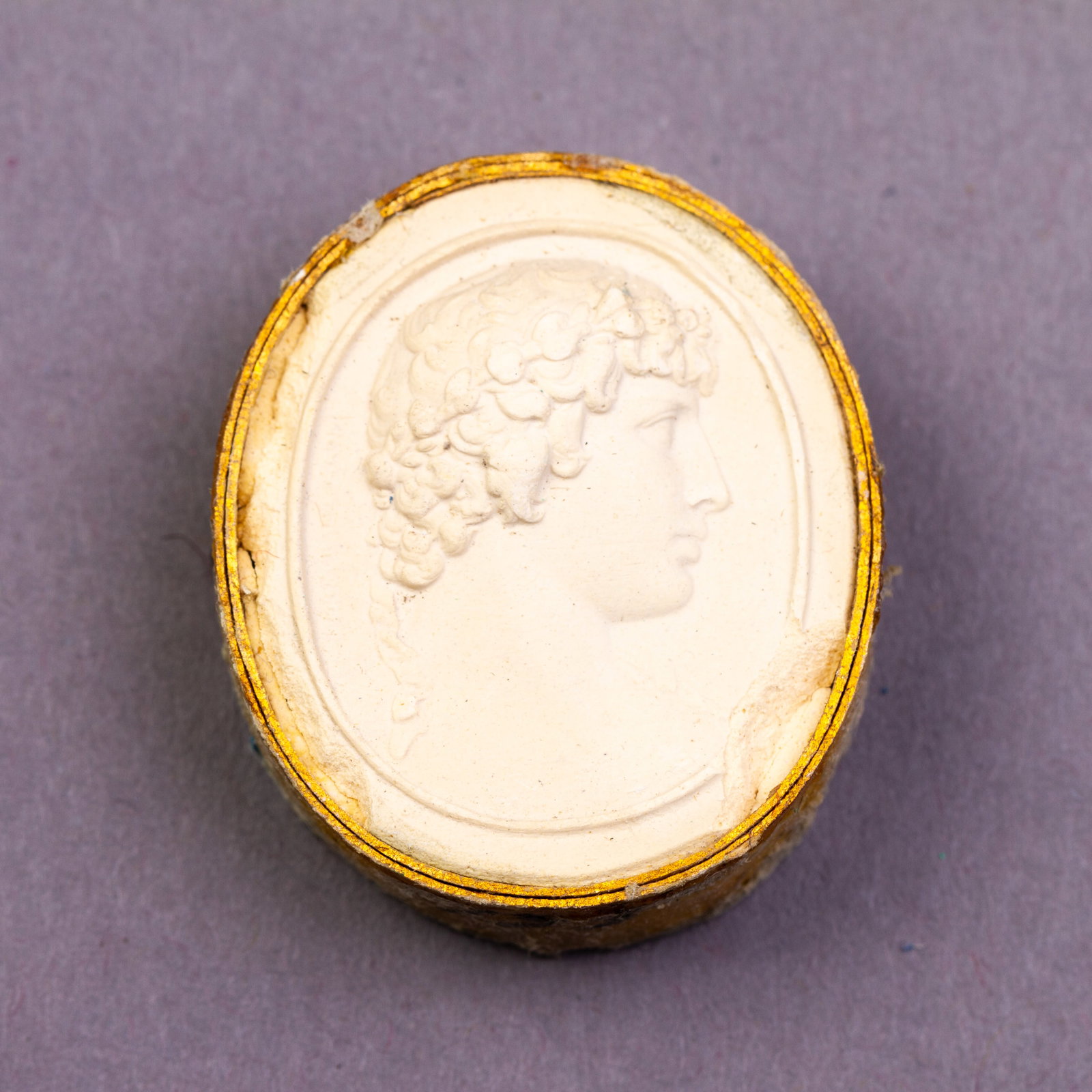 Grand Tour Plaster Cameo Intaglio 19th Century Portrait: DIMENSIONS APPROX 3x2.5x1CM.