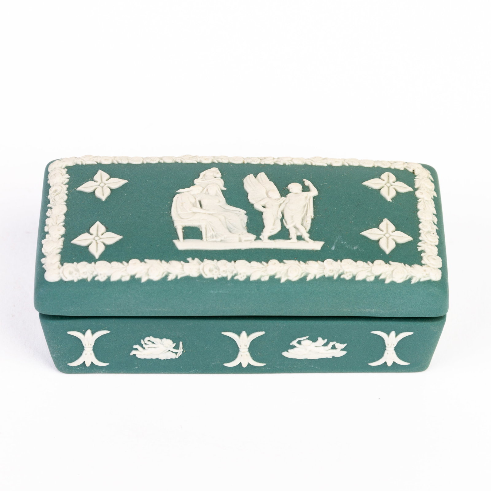 Wedgwood Jasperware Neoclassical Lidded Box: DIMENSIONS APPROX 9.5x4.5x3.5CM.