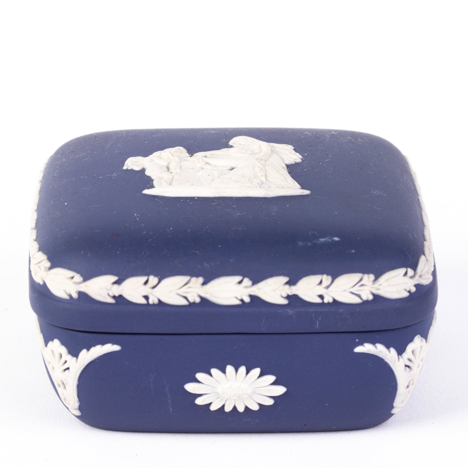 Wedgwood Portland Blue Jasperware Neoclassical Trinket Box: DIMENSIONS APPROX 7.5x7.5x4CM.