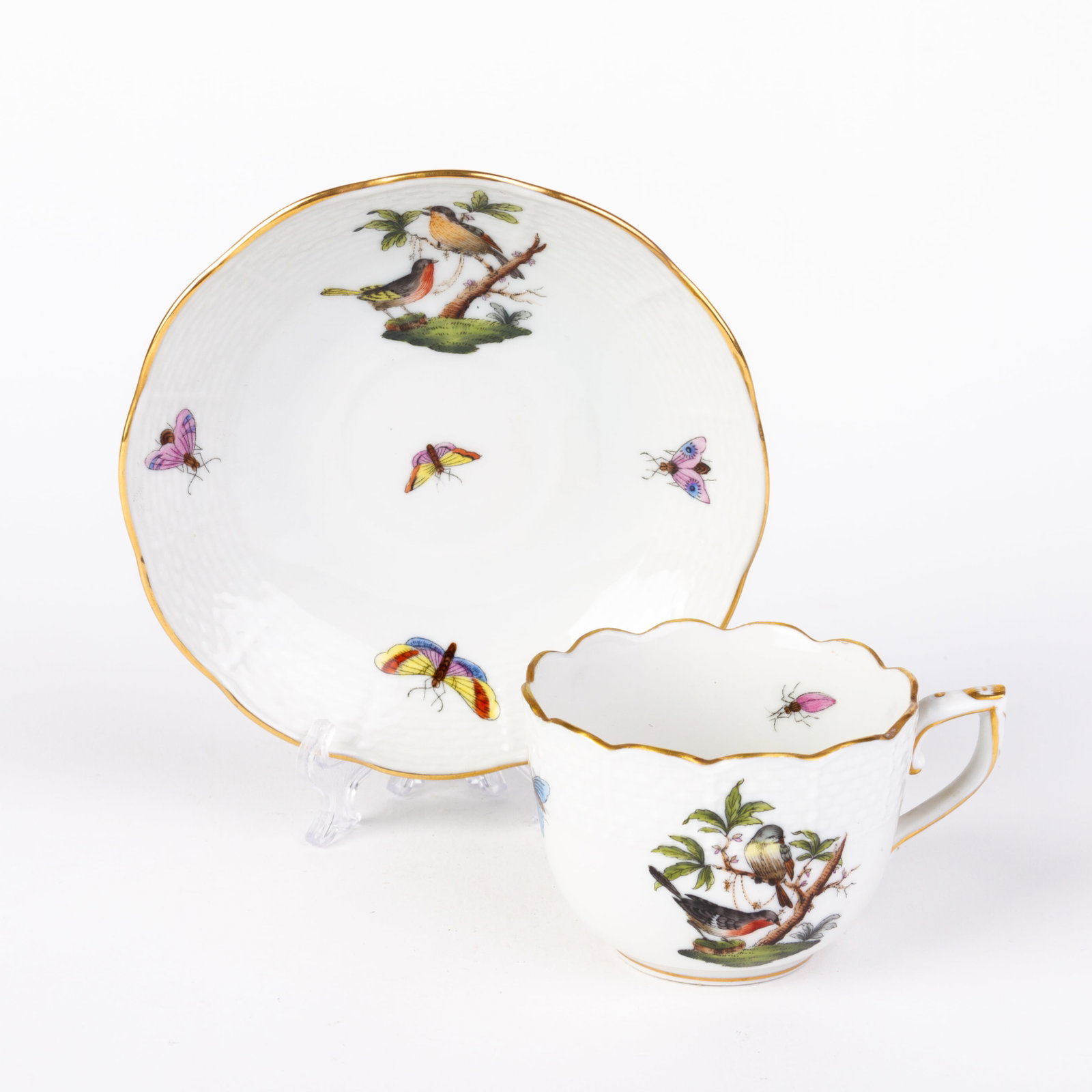 Herend Hungary Fine Porcelain Teacup & Saucer: DIMENSIONS APPROX 11.5x11.5x5CM.