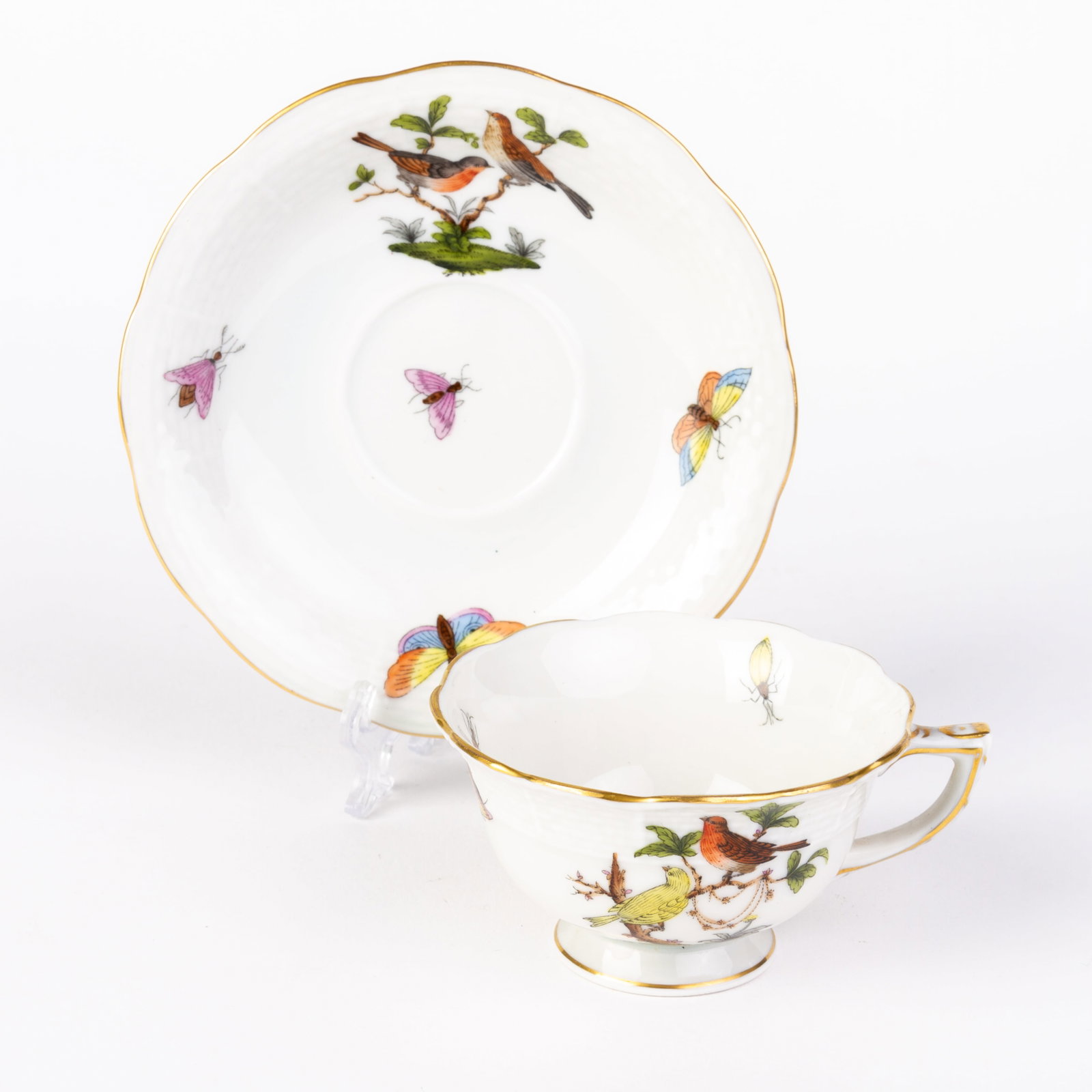 Herend Hungary Fine Porcelain Teacup & Saucer: DIMENSIONS APPROX 11.5x11.5x5CM.