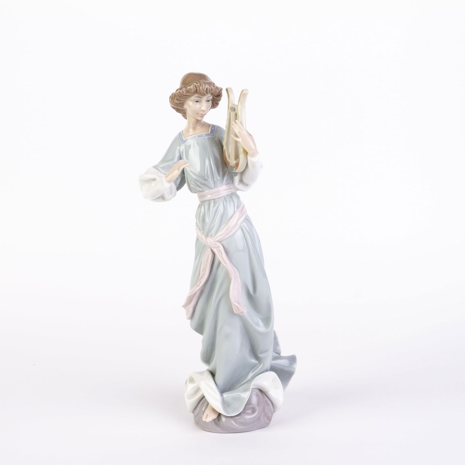 Lladro Fine Porcelain Sculpture "Angel with Harp": DIMENSIONS APPROX 32x10x10CM.