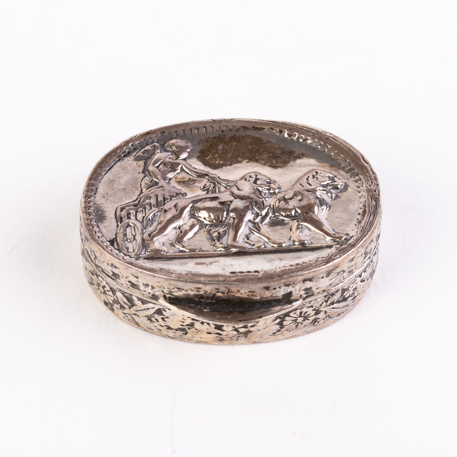 Sterling Silver Repousse Roman Chariot Pill Box: DIMENSIONS APPROX 3.5x3x1.5CM