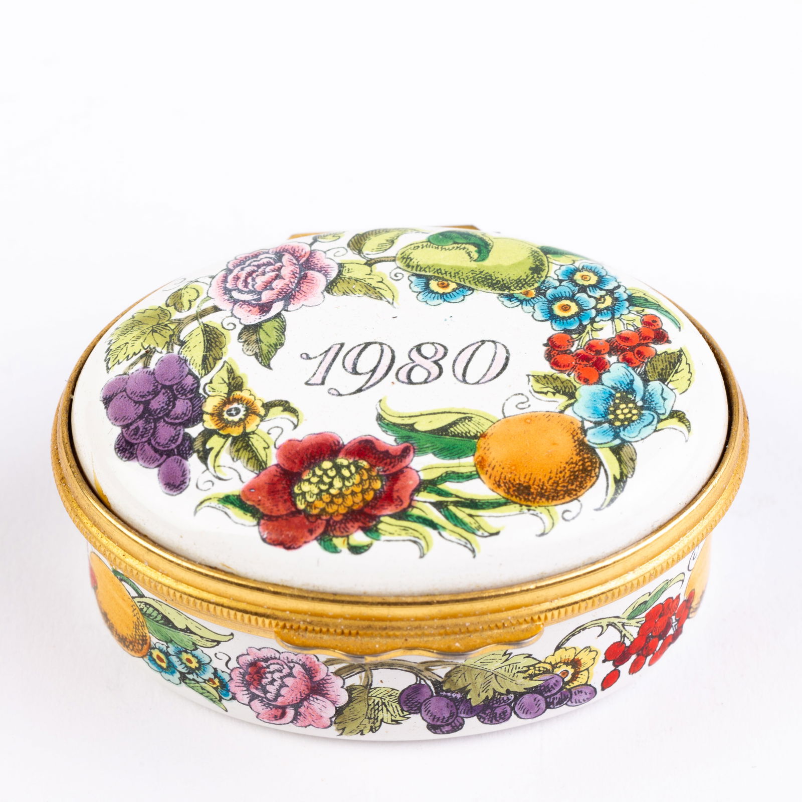 Halcyon Days English Enamel Pillbox: DIMENSIONS APPROX 5.5x4.5x3CM.