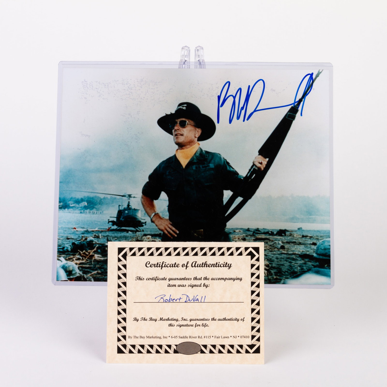 Robert DuVall Certified Autograph: DIMENSIONS APPROX 250x200x0.1CM.