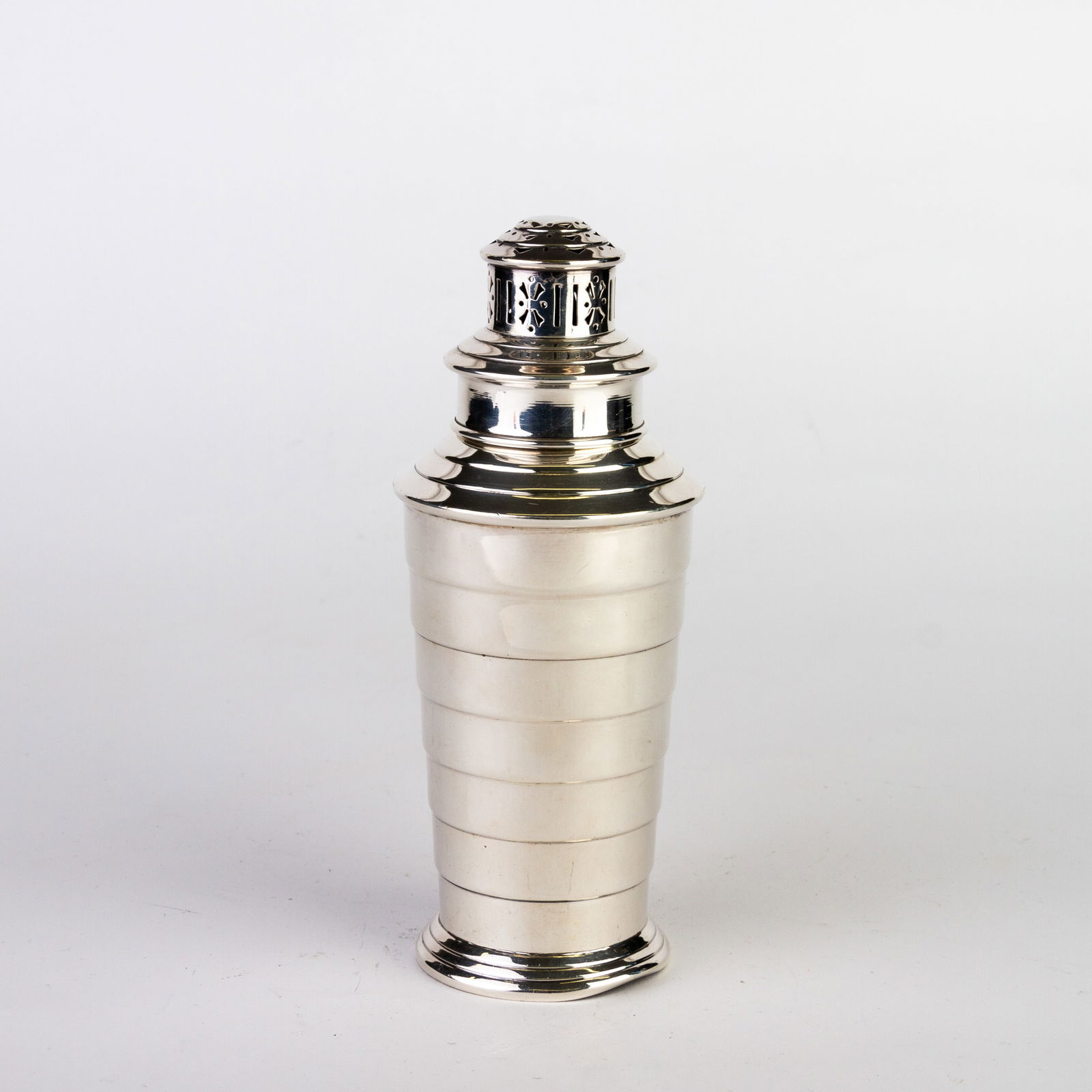 Mappin & Webb Silver Plated Art Deco Cocktail Shaker (1 of 6)