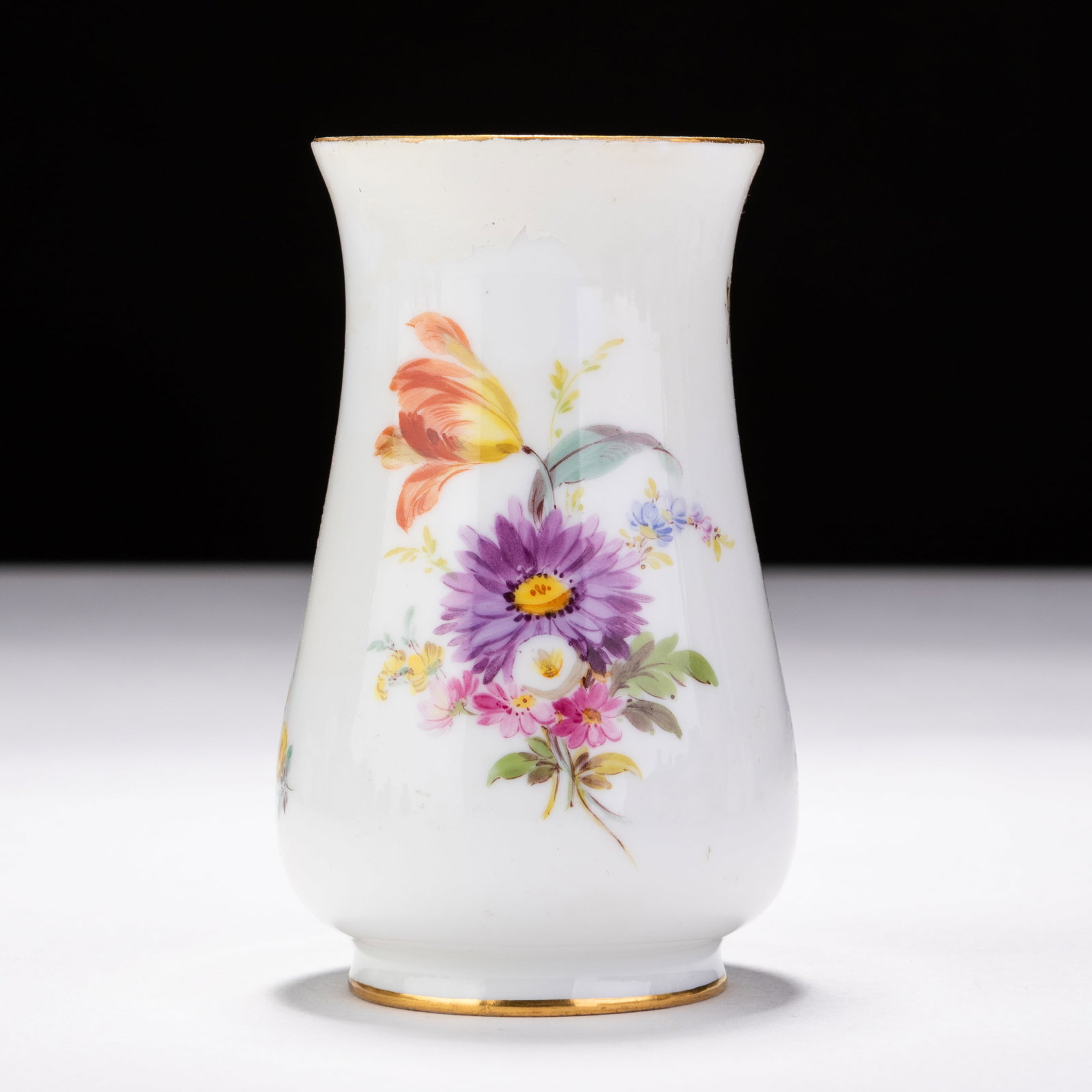 Meissen German Porcelain Floral Vase : MEASURES APPROX 6.5 X 10CM.