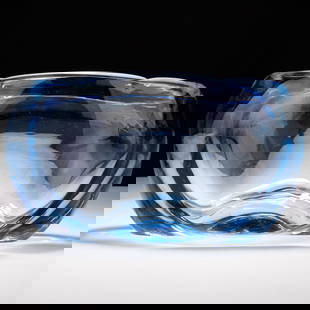 Aquamarine Whitefriars Glass Designer Vase : MEASURES APPROX 26CM X 15CM HIGH.