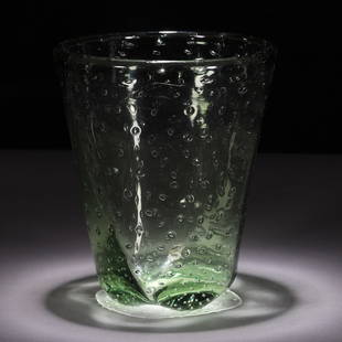 Whitefriars Glass Designer Vase: MEASURING APPROX 18.5 X 16CM.