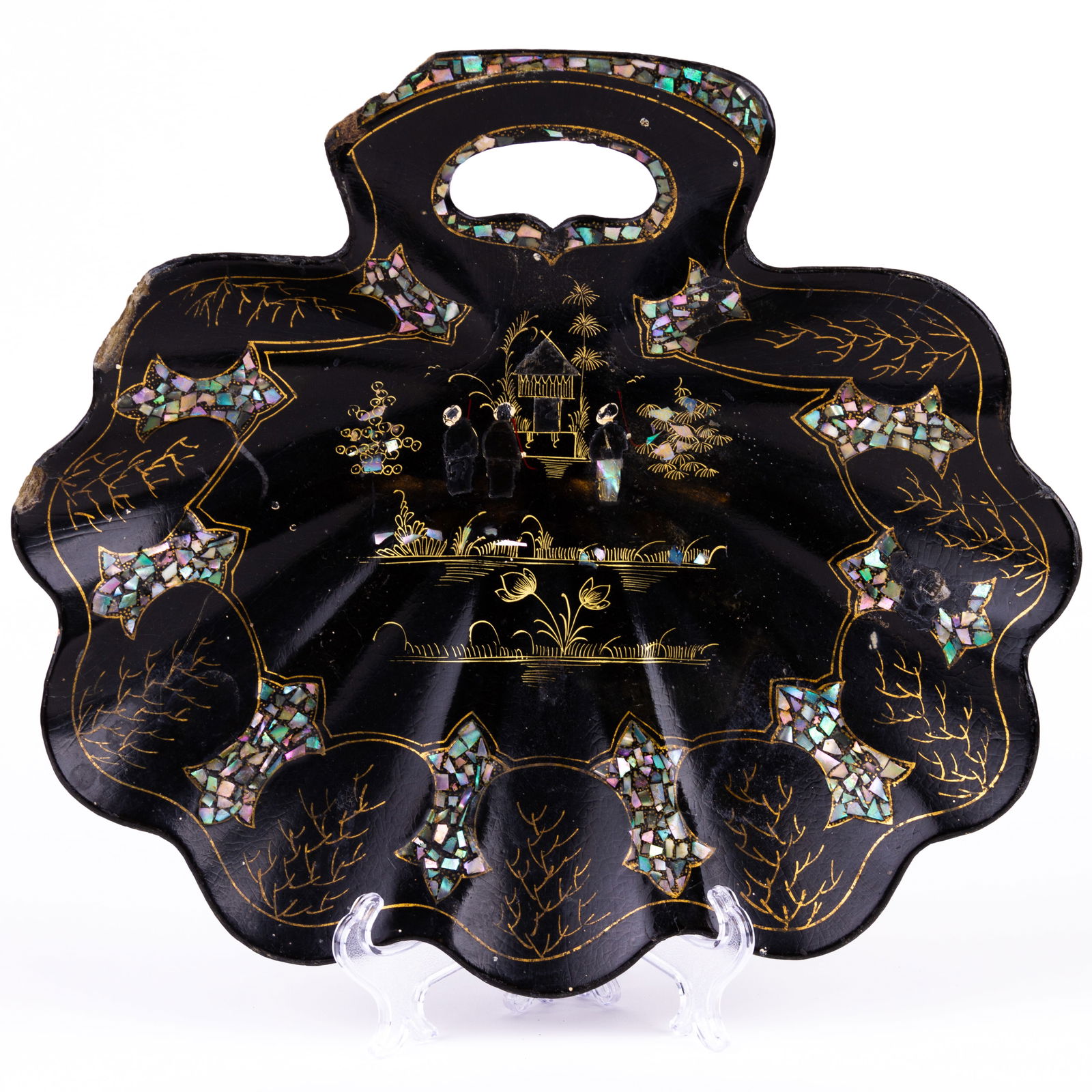 Papier Mache & Mother of Pearl Chinoiserie Shell Dish 19th C: DIMENSIONS APPROX 5x27x30CM.