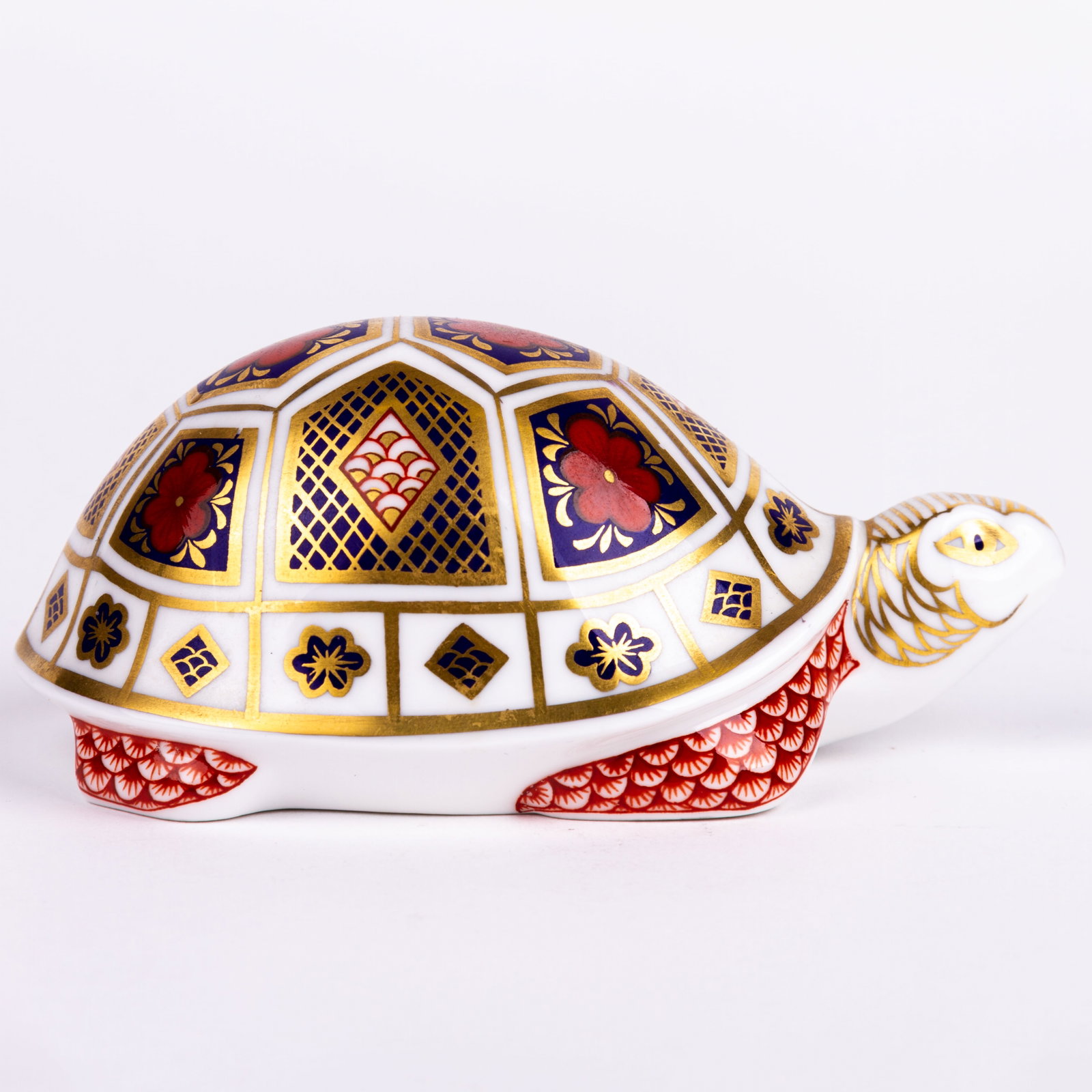 Royal Crown Derby 24KT Gold Porcelain Paperweight Turtle: DIMENSIONS APPROX 5x11.5x7CM.