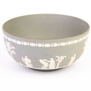 Wedgwood Grey Jasperware Neoclassical Fruit Bowl: DIMENSIONS APPROX 20x20x10CM.