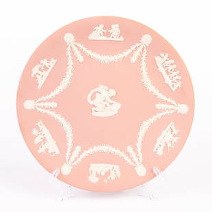 Wedgwood Pink Jasperware Putti Plate: DIMENSIONS APPROX 22x22x1CM.