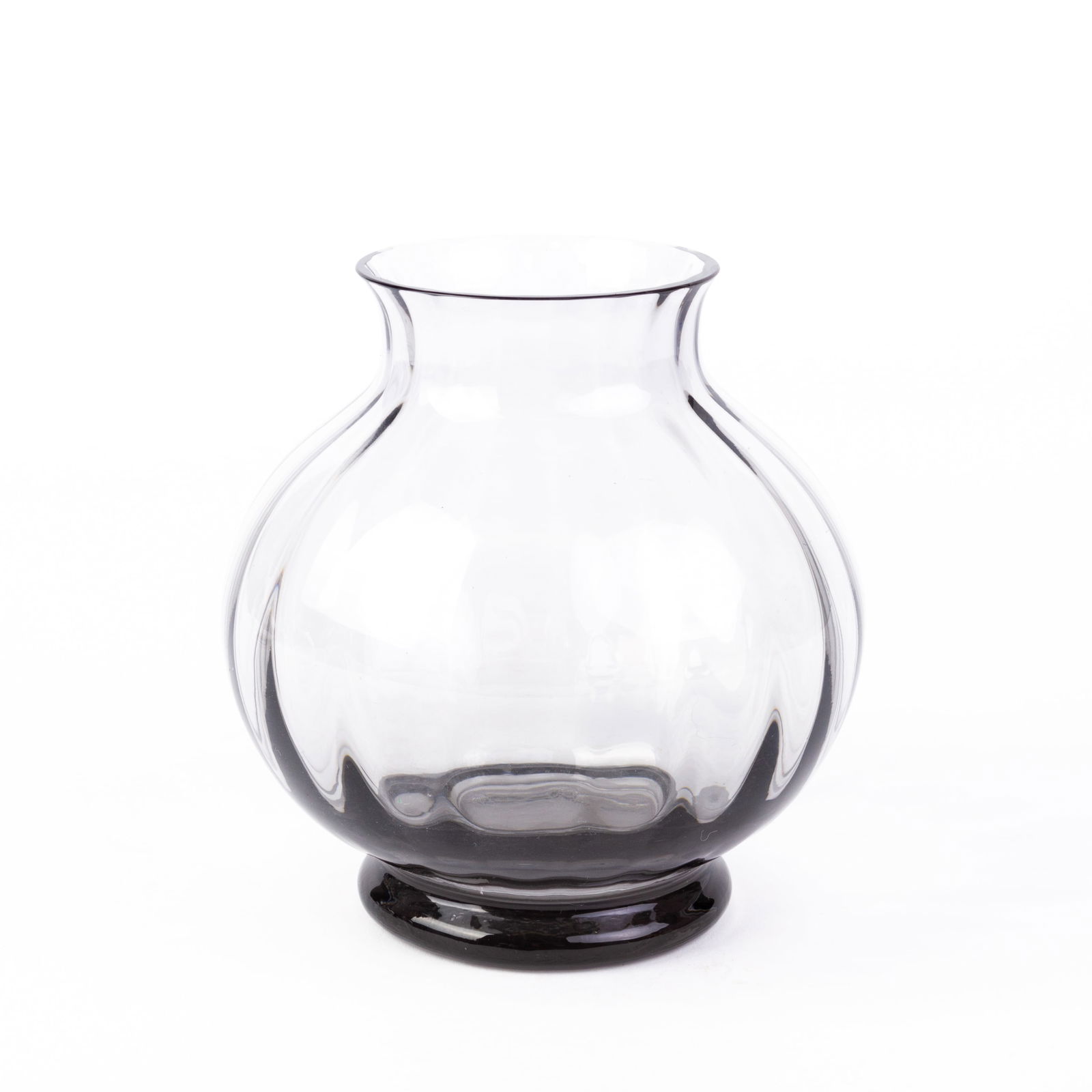 Wedgwood Crystal Glass Designer Vase: DIMENSIONS APPROX 13x11x11CM.