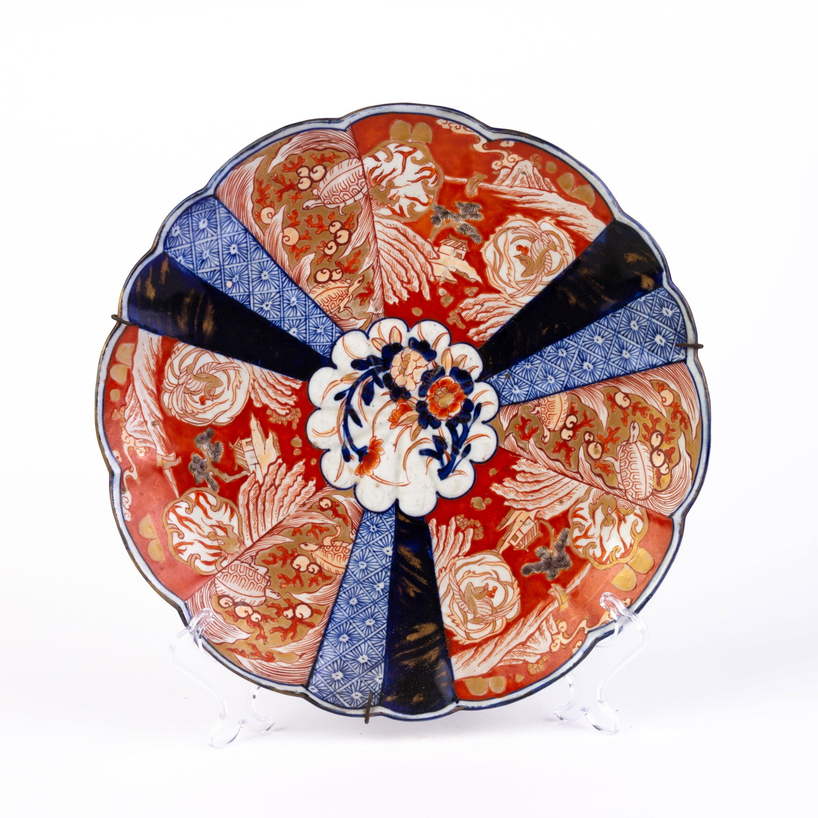 Japanese Imari Porcelain Plate Meiji: DIMENSIONS APPROX 31x31x5CM.