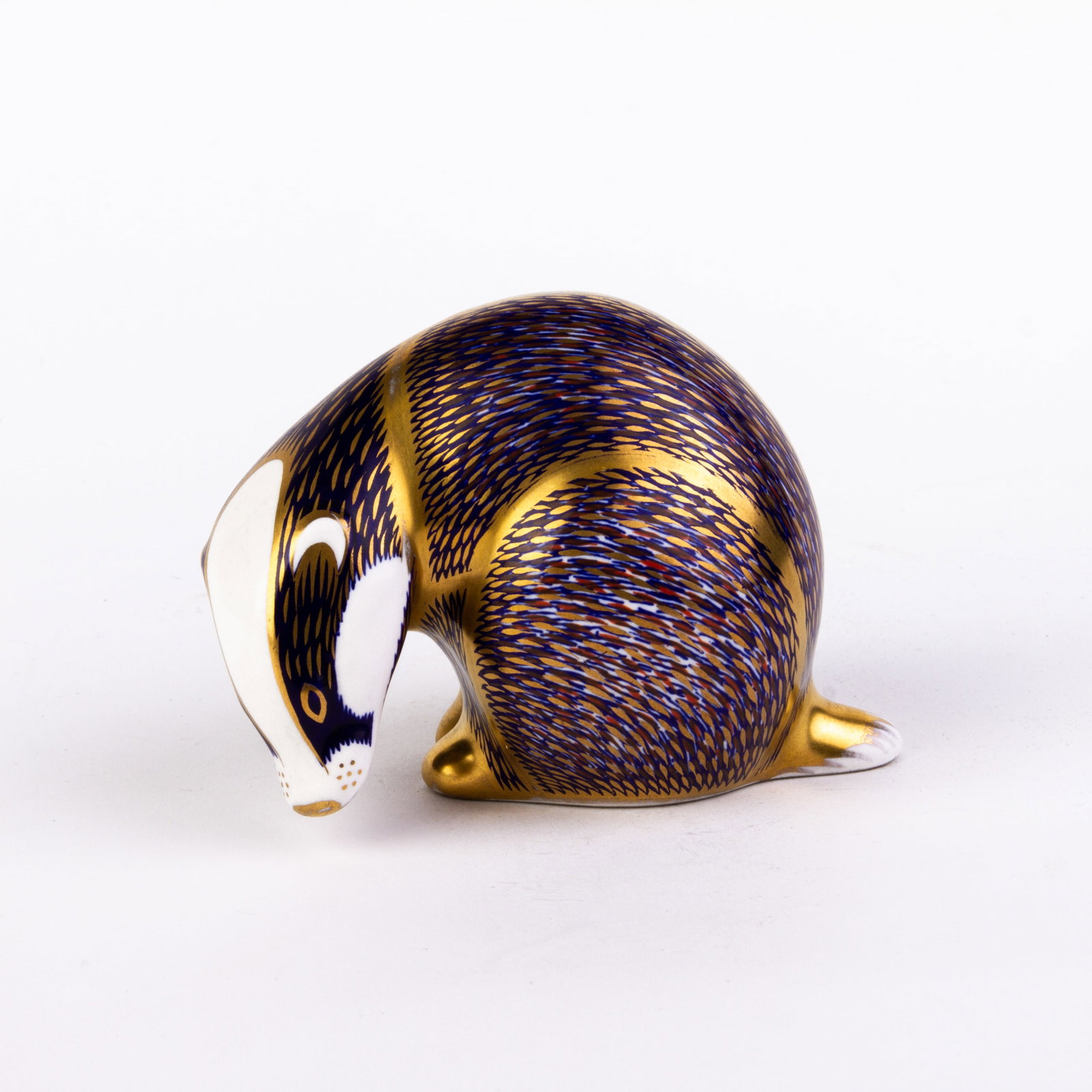 Royal Crown Derby 24K Gold Porcelain Paperweight Badger: DIMENSIONS APPROX 6x7x10CM.