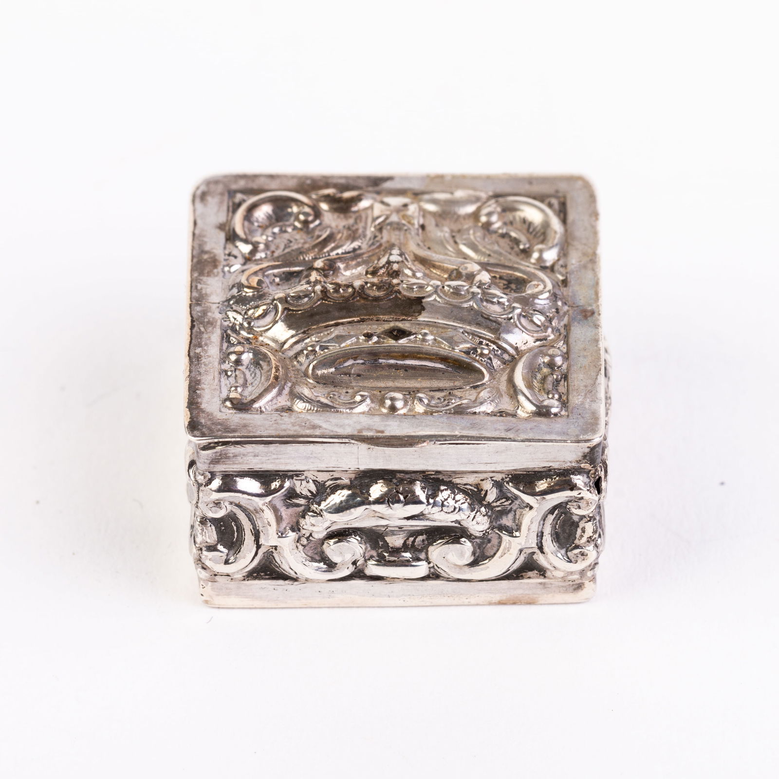 Sterling Silver Repousse Pill Box with Crown: DIMENSIONS APPROX 3x3x1.5CM.