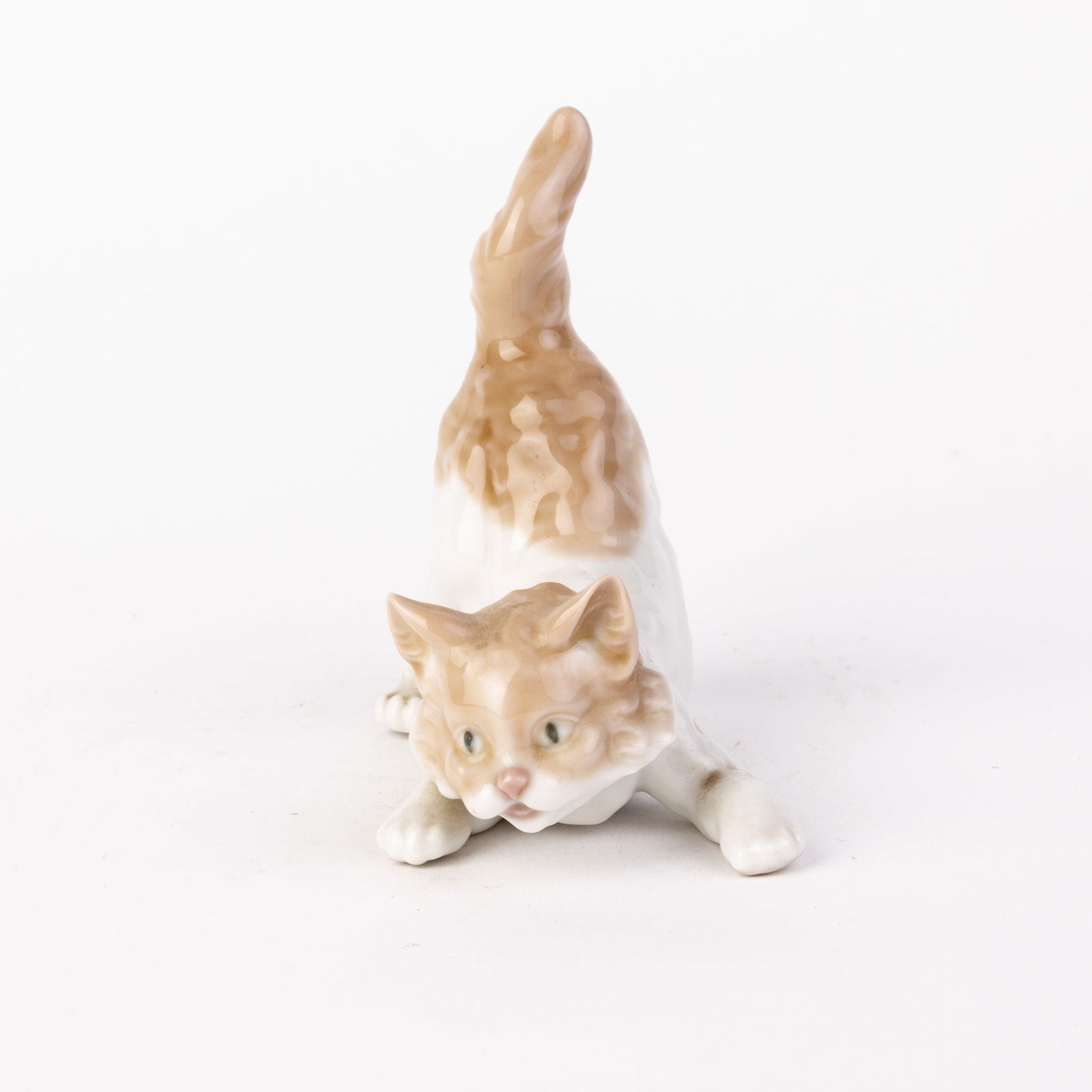 Lladro Fine Porcelain Playful Cat Figure (1 of 5)