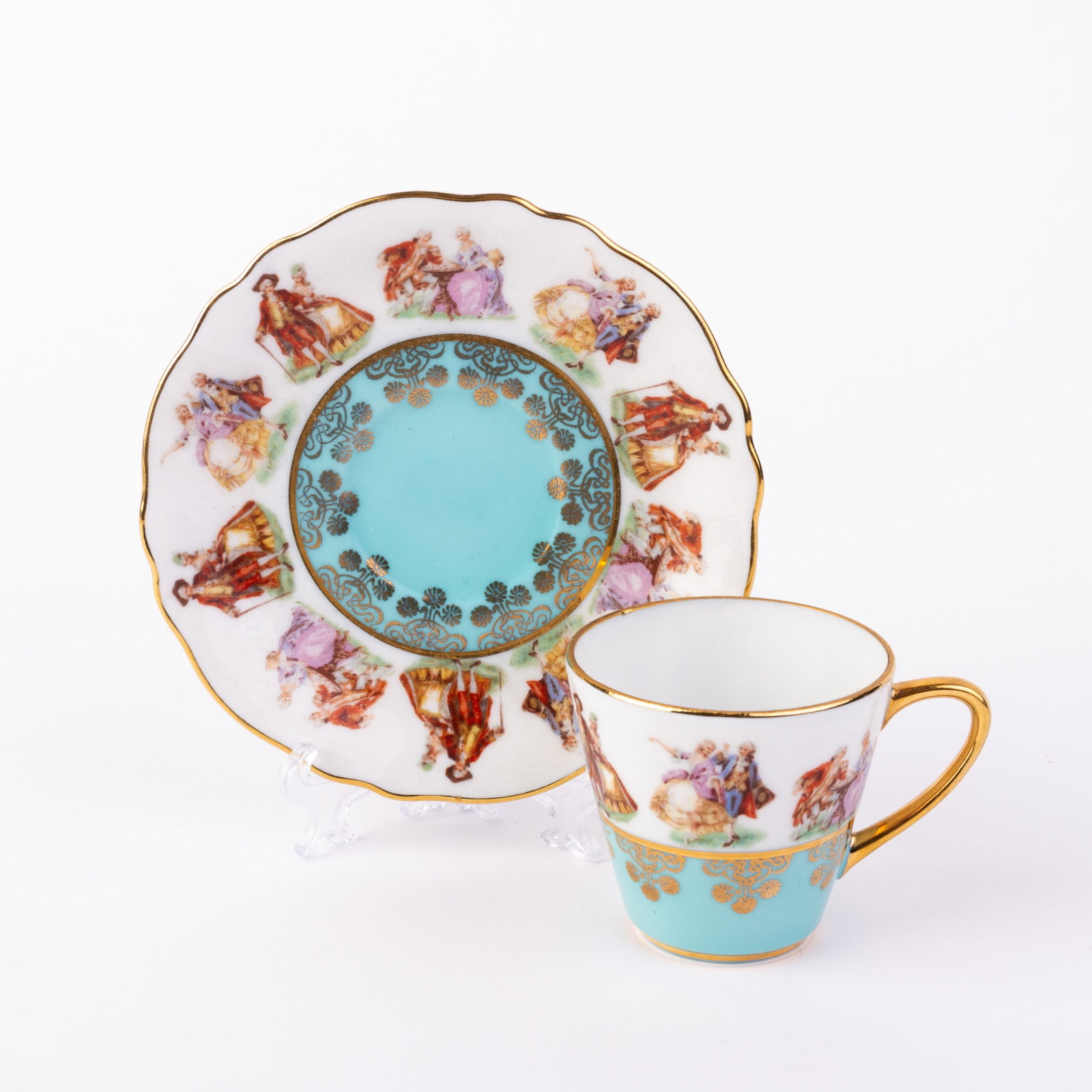 Bavarian 24KT Gold Porcelain Teacup & Saucer: DIMENSIONS APPROX 12.5x12.5x6.5CM.