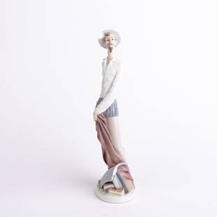 Spanish Fine Porcelain Lladro Don Quixote Sculpture Figure: DIMENSIONS APPROX 30x9x7.5CM.