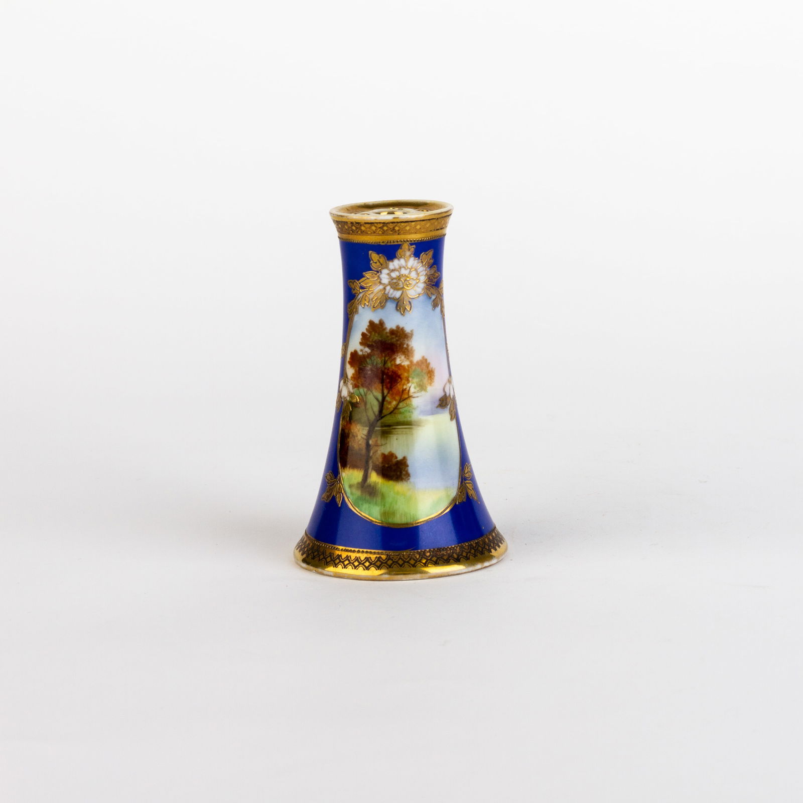 Noritake Japanese Art Deco Porcelain Candlestick: DIMENSIONS APPROX 7.5x7.5x12CM.