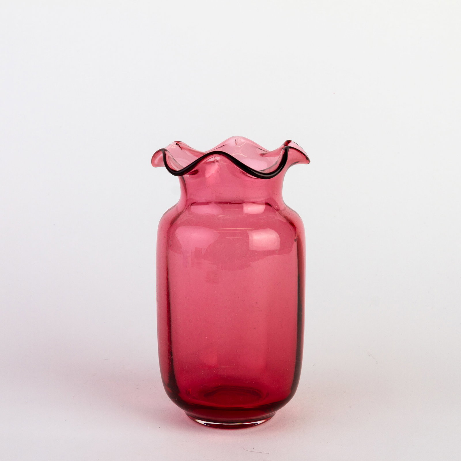 Victorian Cranberry Glass Vase 19th Century: DIMENSIONS APPROX 17.5x9.5x9.5CM.