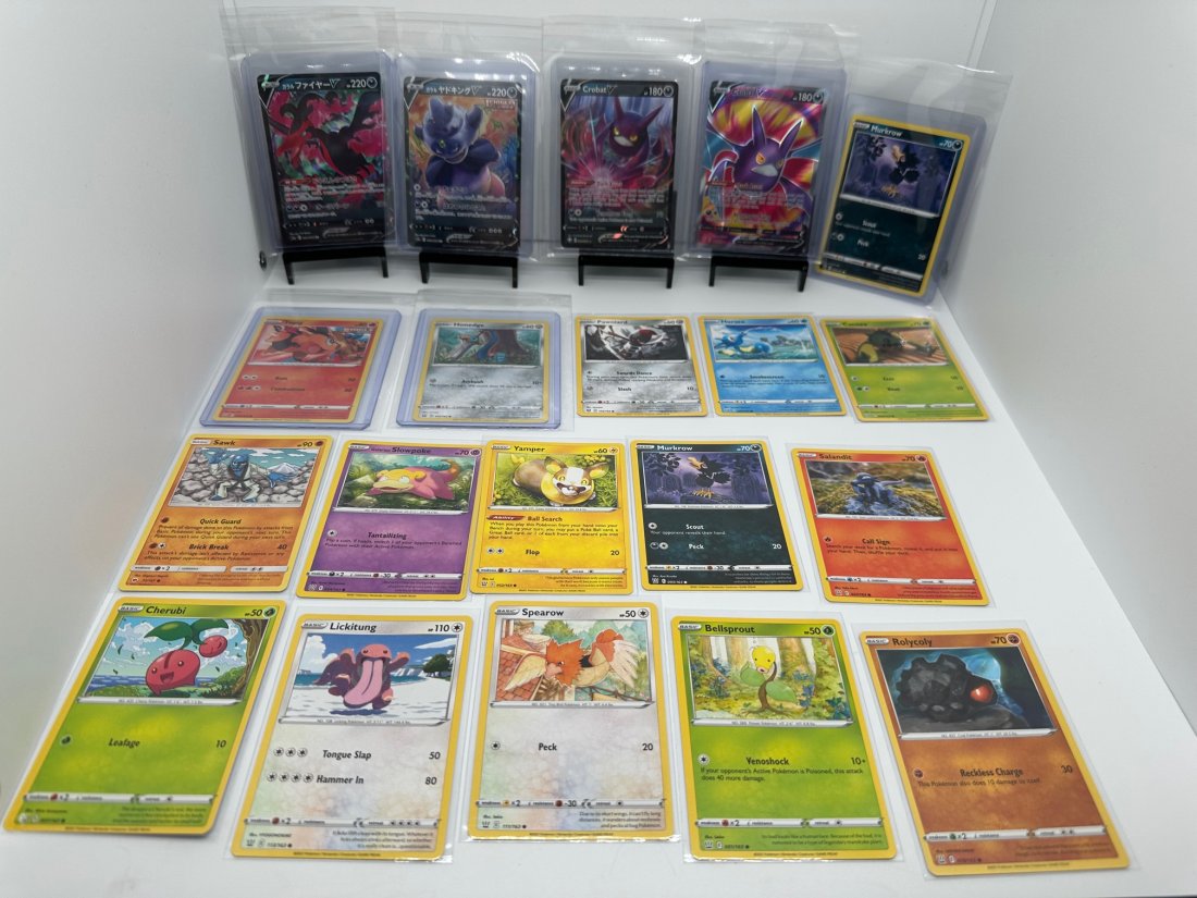 (20) TCG Pokémon Moltress Crobat Slowking: * 20 Pokémon cards from various years and sets. * As you can see some Japanese and some English* Some V cards. * Add cards to your playing deck or add cards to complete your master set.