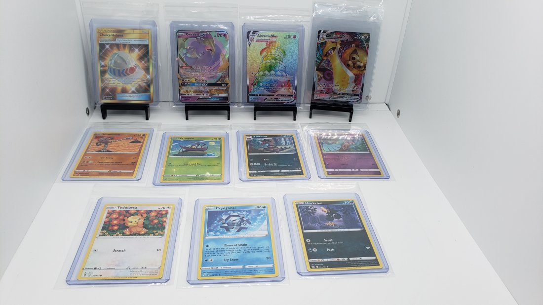 (11) TCG Pokemon Gold Secret rare, GX, Vmax, Rainbow secret rare (1 of 5)