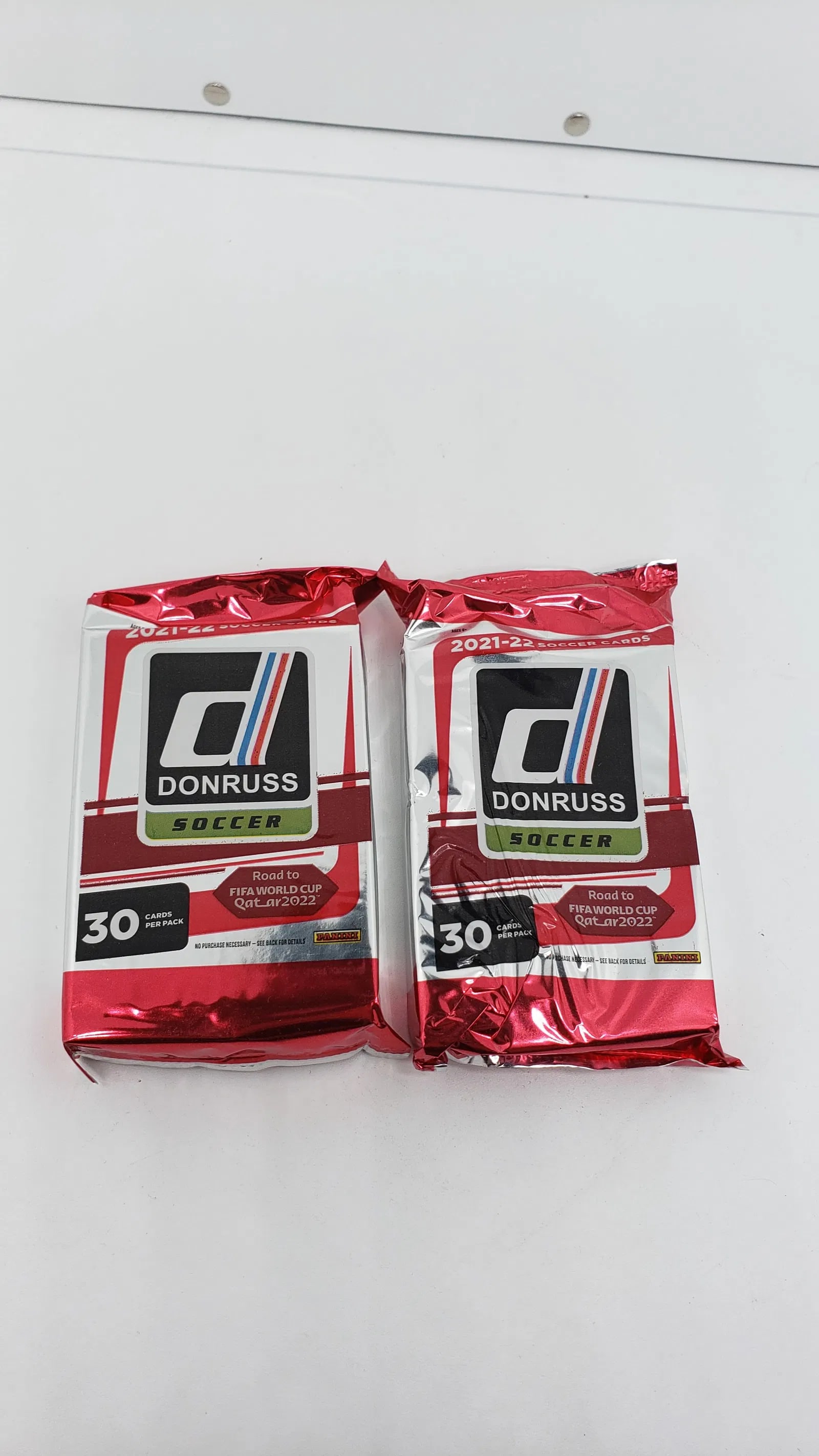 2021/22 Panini Donruss Soccer Hobby (2X packs): 2021/22 Panini Donruss Soccer Hobby (2X packs)PRODUCT HIGHLIGHTSDonruss returns to soccer with the 2021-22 Road to Qatar trading card collection, featuring 20 of the best national teams in the world!-
