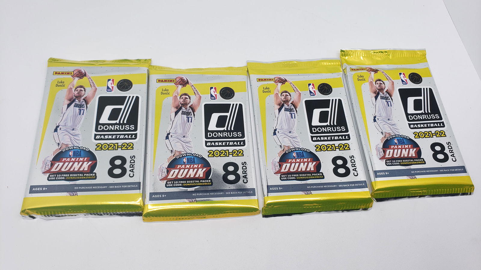 2021-22 Panini Donruss NBA Basketball Packs from Blaster box Look for Autographs! (1 of 2)